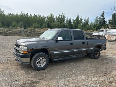 2001 Chevrolet Silverado 2500HD LT 4x4 Crew Cab Pickup