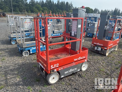 2018 SKYJACK SJ12 Ascenseur à mât vertical