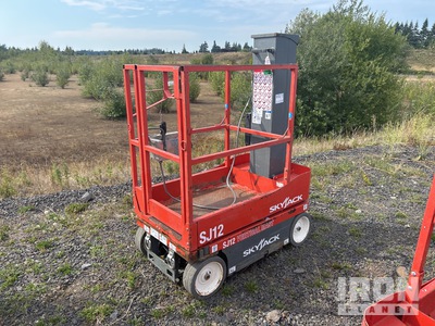2018 SKYJACK SJ12 Ascenseur à mât vertical