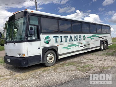 2000 MCI 102-DL3 Intercity 6x2 55-Seat Transit Bus