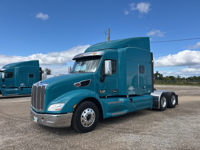2022 Peterbilt 579 6x4 T/A Sleeper Truck Tractor