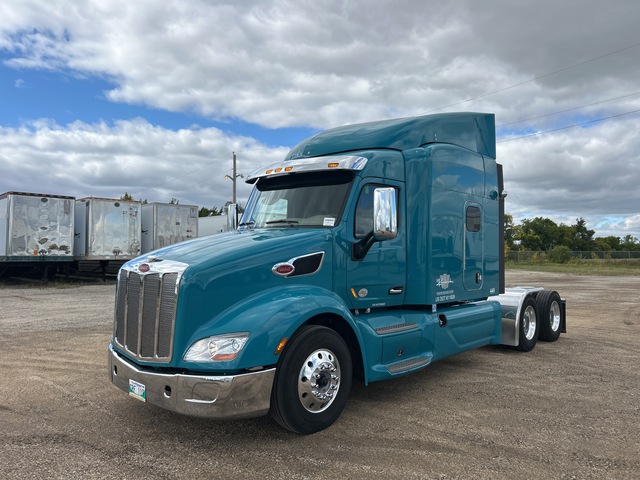 2022 Peterbilt 579 6x4 T/A Sleeper Truck Tractor