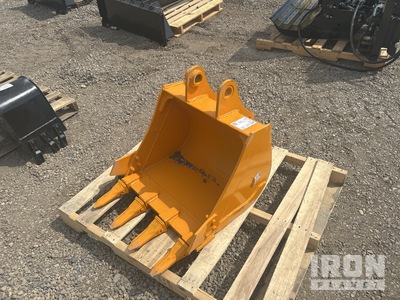 24 in Digging Excavator Bucket - Fits Cat 305
