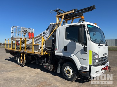 2016 Isuzu FRR 110-260 4x2 w/ 2017 Manco MRAWP-300 11 m Hi-Rail Camion de cubo