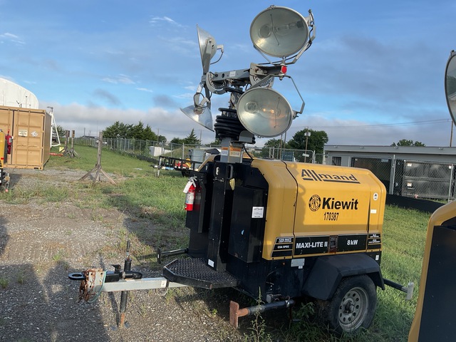 2016 Allmand Maxi-Lite II 8 kW Light Tower