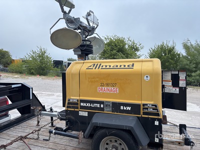 2015 Allmand Maxi-Lite II を見 Light Tower