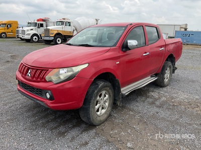 2016 Mitsubishi L-200 4x4 Crew Cab Camioneta (INOPERABLE) / Pickup (Inoperable)