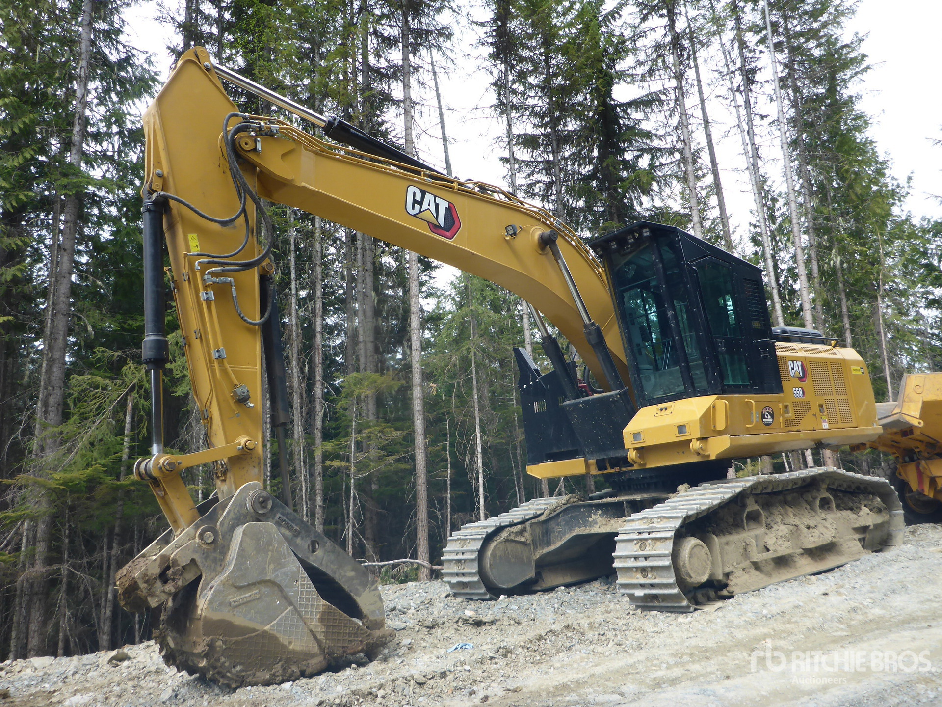 2022 Cat 558GF Roadbuilder Tracked Excavator