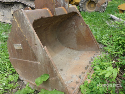 Cat 72 in Q/C Cleanup Excavator Bucket - Fits Cat 568GF