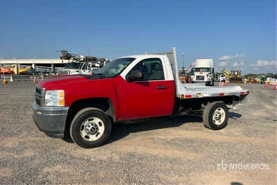 2014 Chevrolet Silverado 2500HD 4x2 Flatbed Truck