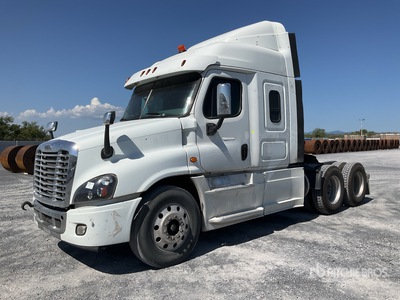 2020 Freightliner Cascadia 125 6x4 Tractocamion con Dormitorio / トラックトラクター（T/A）