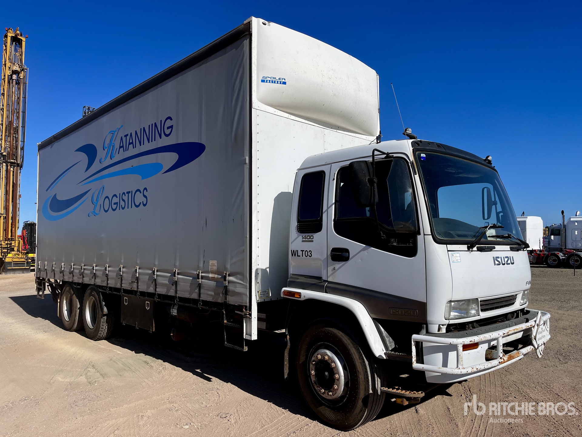 1999 Isuzu FVM1400 6x2 شاحنة جانبية بستائر