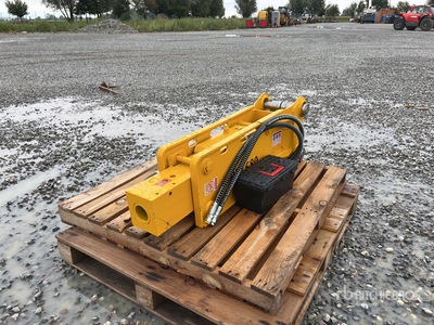 BLK BLK680 Hydraulic Breaker (Unused)