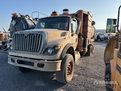 Guzzler on 2009 International WorkStar 7600 6x4 Vacuum Tanker Truck (Inoperable)
