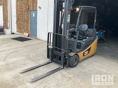 2019 Cat 2ET4000 3940 lb Electric Forklift