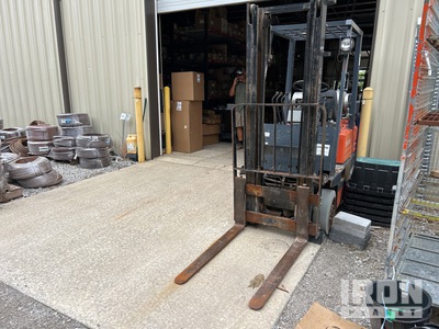 1995 (unverified) Toyota 5FGC15 3000 lb Forklift (Inoperable)