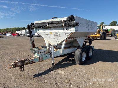1988 Mobil 50045 50 ft Semi-Mount T/A Fertilizer Spreader