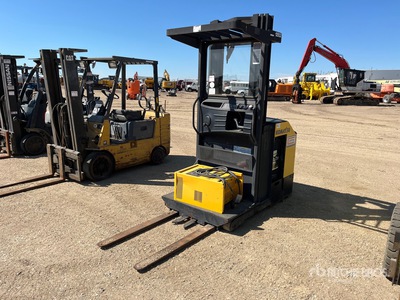 Komatsu MPF15-2A 3000 lb Order Picker