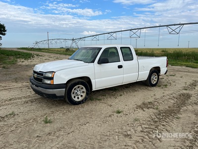 2006 Chevrolet Silverado 1500 4x2 Extended Cab بيك اب