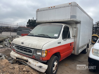 2000 Ford E350 4x2 Van Truck