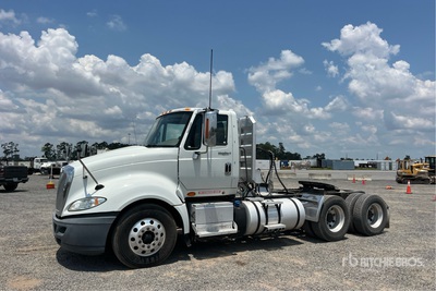 2015 International ProStar+ 122 6x4 Ciągnik siodłowy T/A z kabiną dzienną