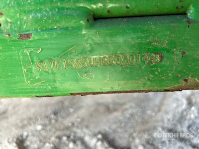 John Deere 1585 2WD Utility Tractor
