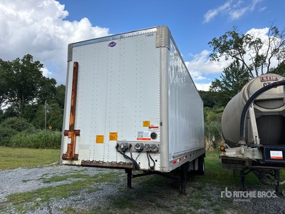2015 Utility VS1DC 28 ft x 102 in S/A Rimorchio furgonato