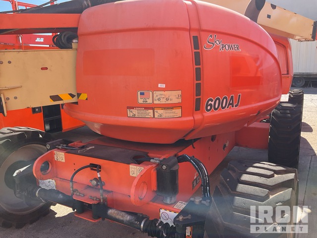 ELEVADOR ARTICULADO 2019 JLG 4WD 600AJ