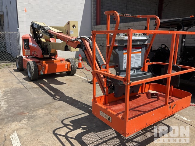 ELEVADOR ARTICULADO 2013 JLG E450AJ