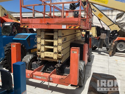 2016 JLG 530LRT Diesel 4x4 منصة رفع متحركة