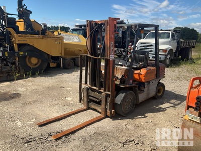 1991 (unverified) Toyota 02-5FD25 4900 lb Pneumatic Tire Forklift (Inoperable)