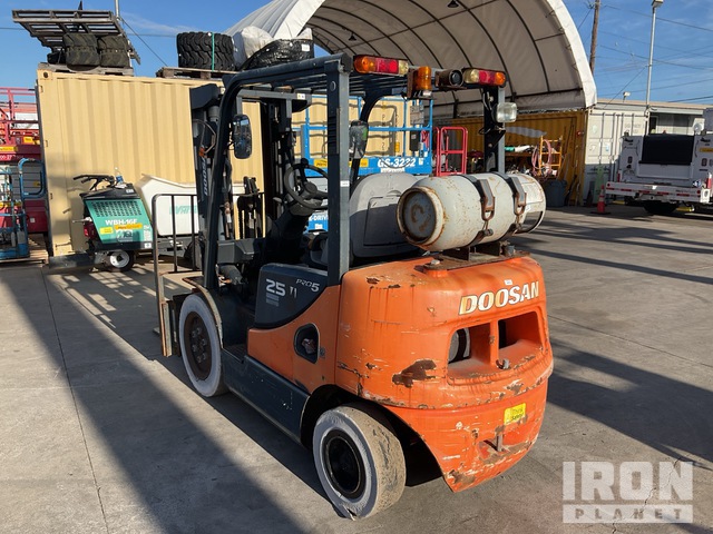 MONTACARGAS 2016 DOOSAN G25P5