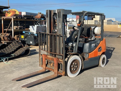 2016 Doosan G25P-5 4600 lb Pneumatic Tire Forklift