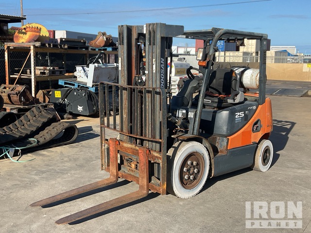 MONTACARGAS 2016 DOOSAN G25P5