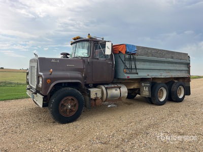 Mack 6x4 T/A Dump Truck