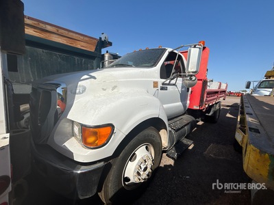 2012 Ford F-750 XL 4x2 ダンプトラック（S/A）