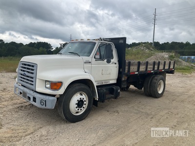 1997 Ford F800 4x2 Flatbed Truck