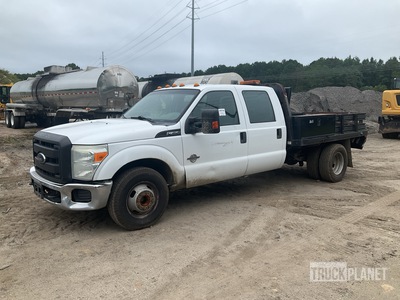 2015 Ford F-350 XL 4x2 Crew Cab Camión Caja Abierta