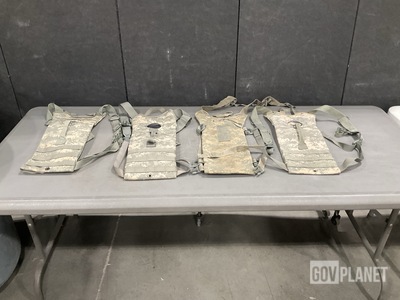(372) Hydration System Carriers