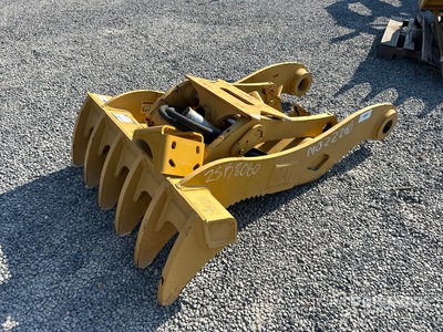 Cat 40 in Excavator Thumb (Unused)