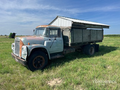 International Loadstar 1600 4x2 Grain Truck (Inoperable)
