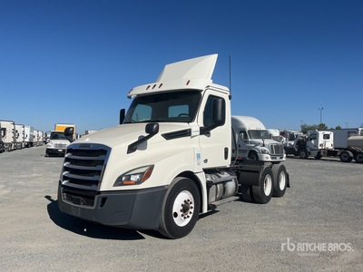 2018 Freightliner Cascadia 126 6x4 T/A Dagcabine Trekker