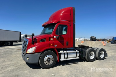 2016 Freightliner Cascadia 113 6x4 T/A Dagcabine Trekker