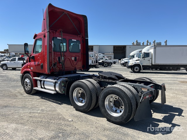 CAMIóN 2016 FREIGHTLINER