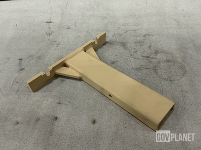 (100) Navistar Defense 3894916C1 Vehicular Components Brackets