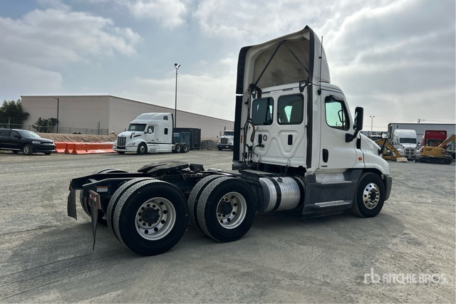 CAMIóN 2017 FREIGHTLINER