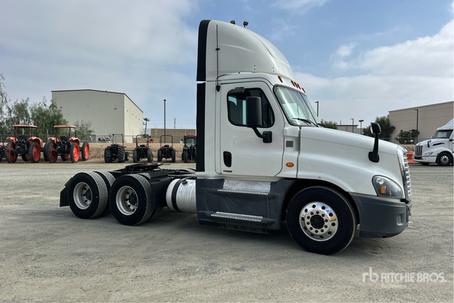 CAMIóN 2017 FREIGHTLINER