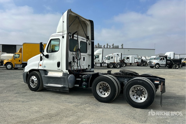 CAMIóN 2017 FREIGHTLINER