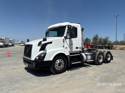 2018 (unverified) Volvo VNL300 6x4 T/A Day Cab Truck Tractor