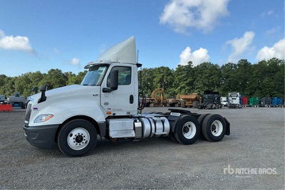 2019 International LT625 6x4 T/A Dagcabine Trekker